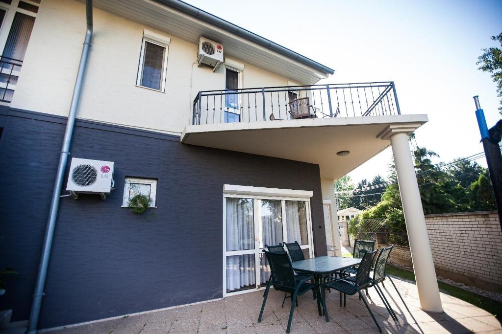 Csenge Villa Siófok Rum bild
