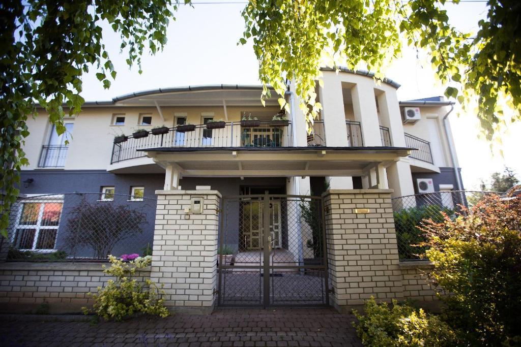 Csenge Villa Siófok Exteriör bild
