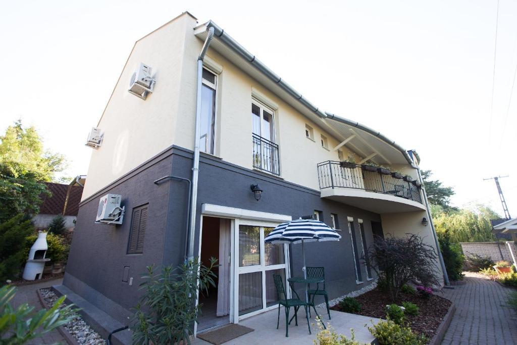 Csenge Villa Siófok Exteriör bild