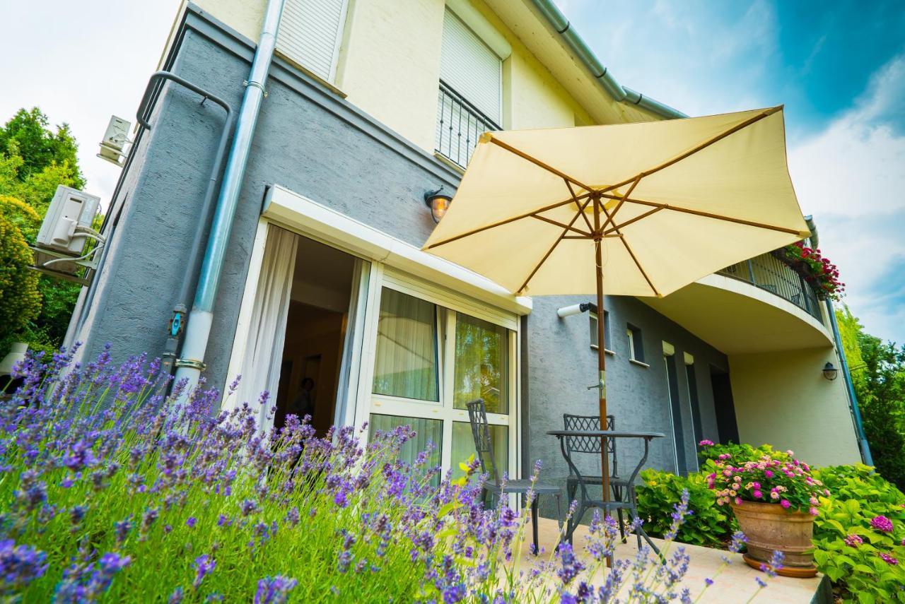 Csenge Villa Siófok Exteriör bild