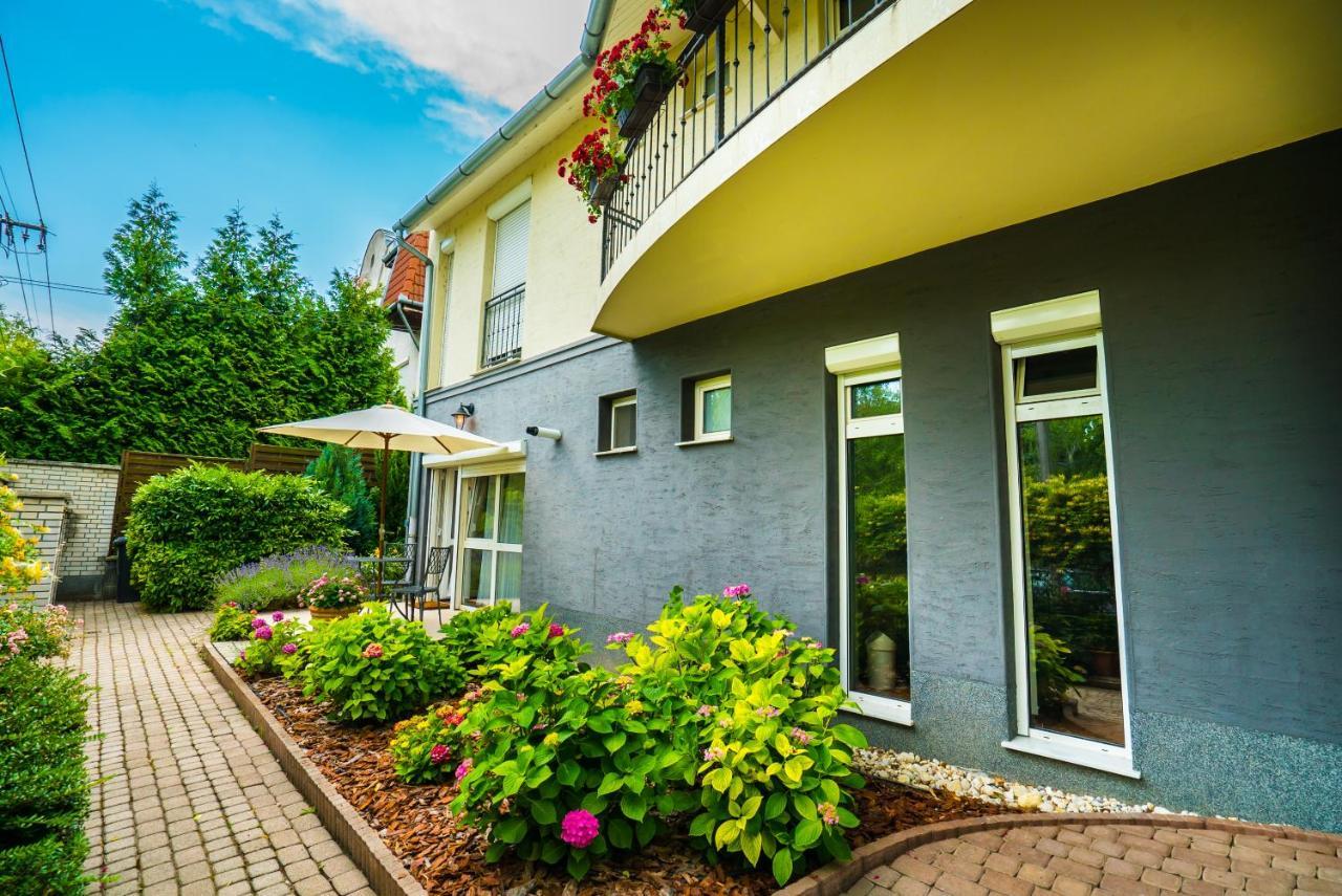 Csenge Villa Siófok Exteriör bild