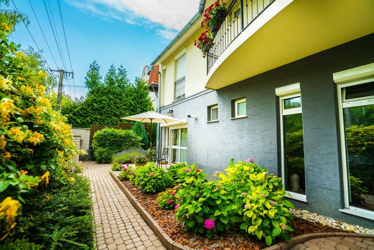 Csenge Villa Siófok Exteriör bild